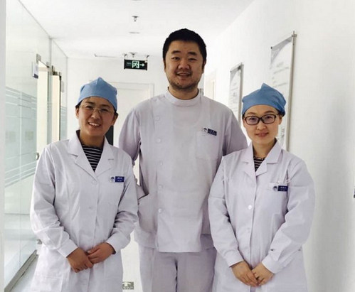 孙周烟台口腔医师合影